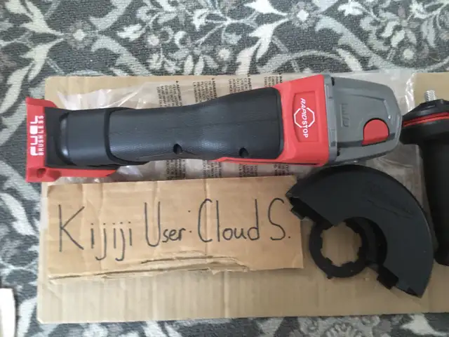 Milwaukee M18 4-1/2” Grinder☘️☘️(TOOL ONLY)☘️☘️ in Power Tools in Markham / York Region - Image 7