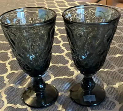 Lyonnas Black Goblets (New) - 10 oz, View more