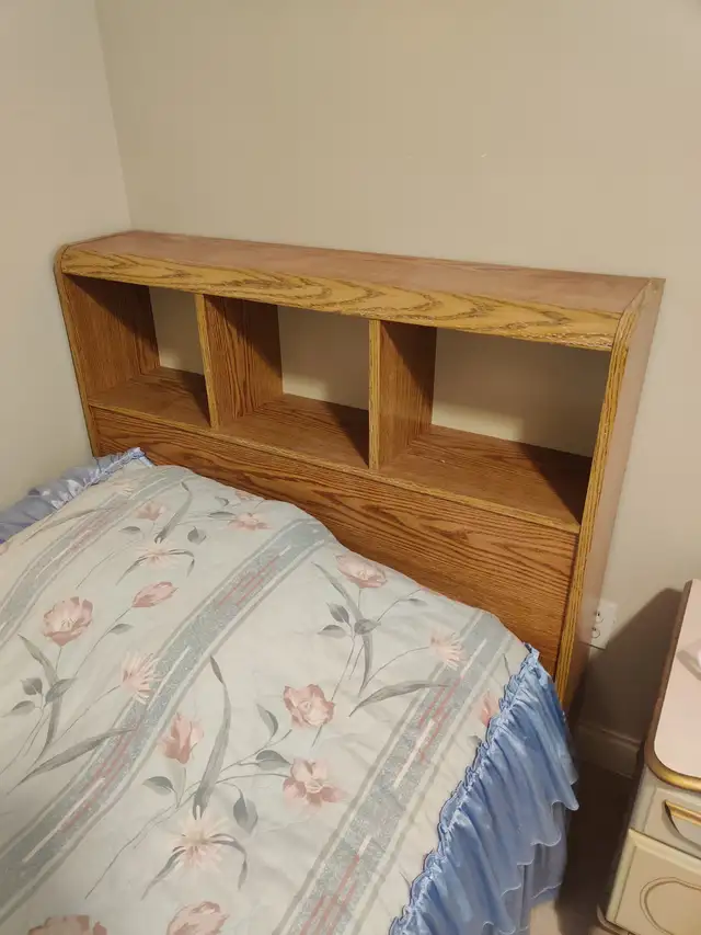 ★★SINGLE BED WITH HEADBOARD★★ in Beds & Mattresses in Delta/Surrey/Langley - Image 5