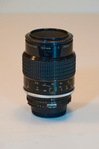 Nikon 105mm F4 Macro lens