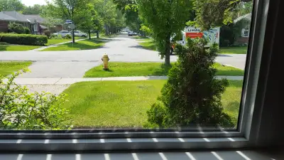 FURNISHED BUNGALOW LOKATED at a quiet street South of ETOBICOKE