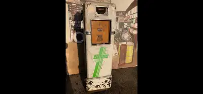 Bowser 577 gas pump $1500.00 306-435-7458