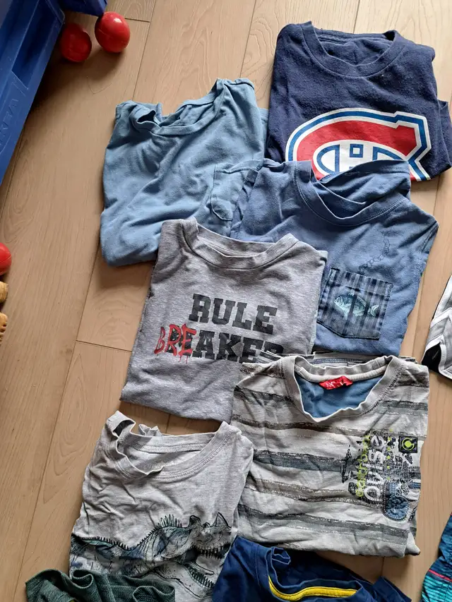 Lot vêtements garcon 7-8 ans in Kids & Youth in City of Montréal - Image 3
