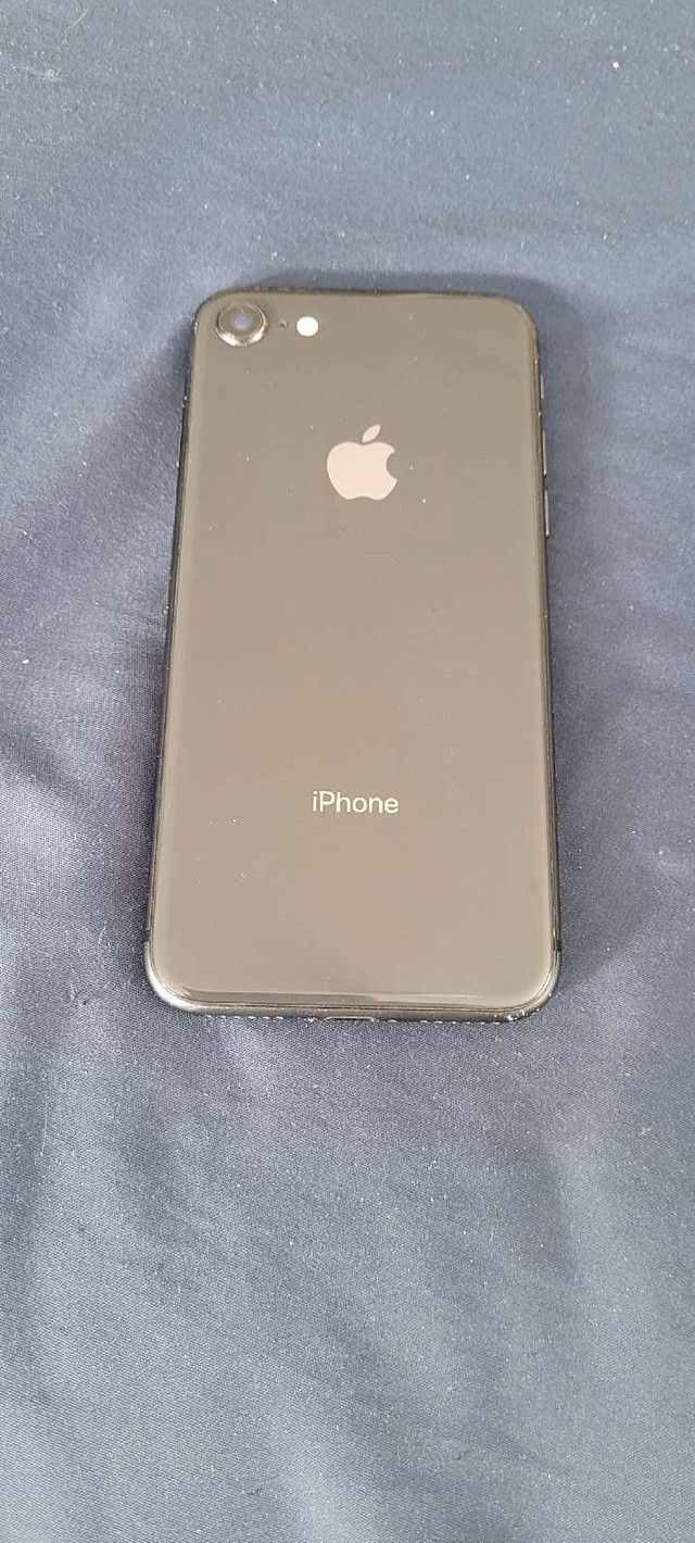 iPhone 8 256GB unlocked in Cell Phones in Moncton - Image 2