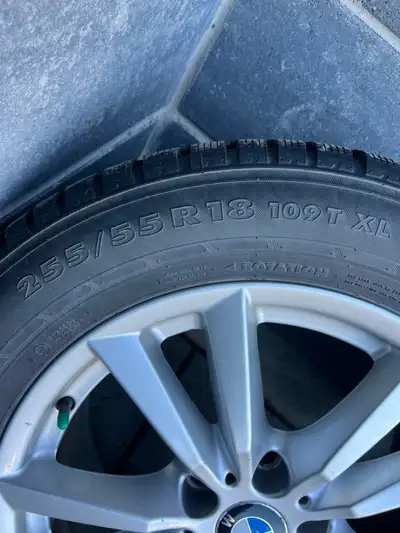 Bmw 18” wheels Patern 5x120 Nokian winter tires 255/R55/18 One winter of use. Set de 4 pneus Nokian...