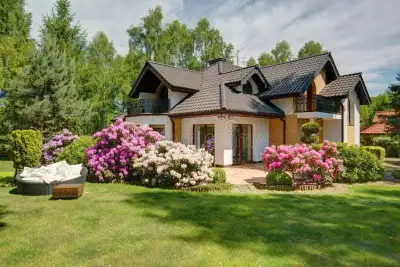 Financially secure retiree is looking for long term rental/lease of 2 bedroom aptm. or unit of equiv...