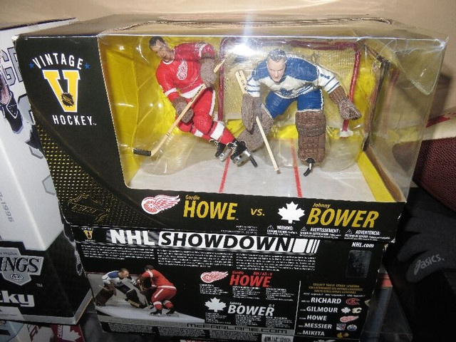 ONE LEFT-GORDIE HOWE vs BOWER WITH NET!  AWESOME! in Arts & Collectibles in Calgary - Image 2