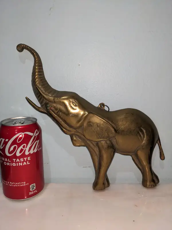 Vintage large brass elephant wall art wall hang decor display in Arts & Collectibles in City of Toronto - Image 2