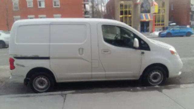 Deliveries and small moves at 438 878 0601628632481849621229