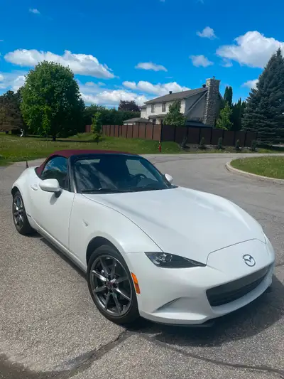 Mazda MX5 2021 100e anniversaire, 4500km voiture de collection, ne sort pas à la pluie, entreposée a...