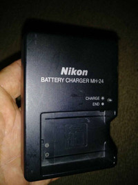 Nikon MH-24 Quick Charger for EN-EL14 Battery
