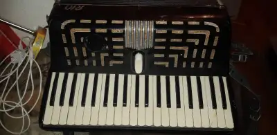 VINTAGE EXCELSIOR RIO ACCORDION MADE IN ITALY, View more