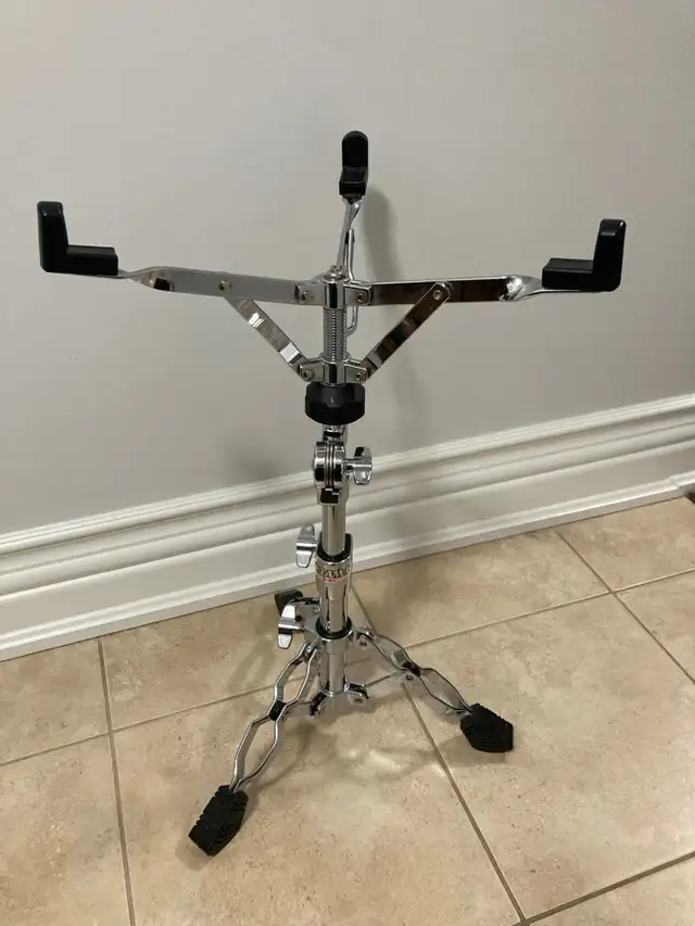 Tama Road Pro Snare Drum Stand in Drums & Percussion in City of Toronto - Image 2