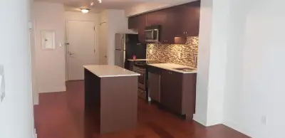 CLEAN 1 bed condo Bohemian Embassy Queen West