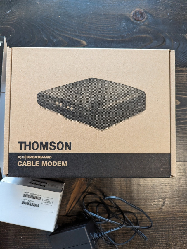 Thomson DCM475 cable modem in Networking in Oshawa / Durham Region - Image 4
