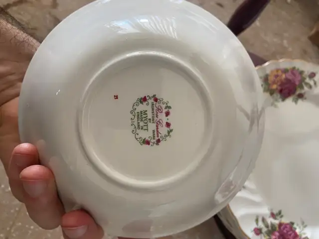 MYOTT ROSE GARDEN IRONSTONE WARE DINNER PLATE MADE IN ENGLAND in Kitchen & Dining Wares in Mississauga / Peel Region - Image 11