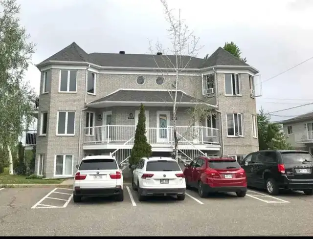 Grand 5 et demi in Long Term Rentals in Lévis - Image 6