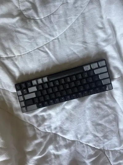 Selling my used Magegee MKBOX mechanical keyboard with some spare RED keys. Key Features: * 60% Layo...