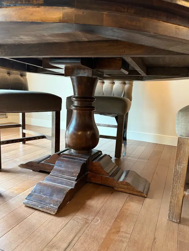 Hardwood solid Round dining  table 58” plus chairs  d62863277532034124