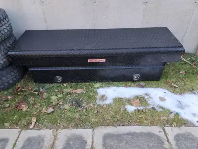 In box weather guard truck storage/tool box. Black checker plate in excellent shape. Comes with keys...
