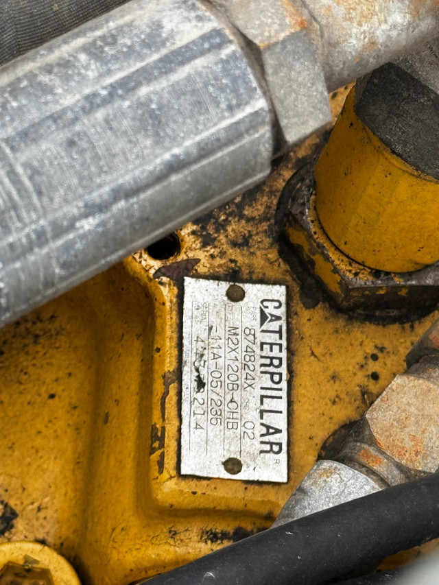 Caterpillar 320L excavator Parts in Heavy Equipment Parts & Accessories in Sudbury - Image 3