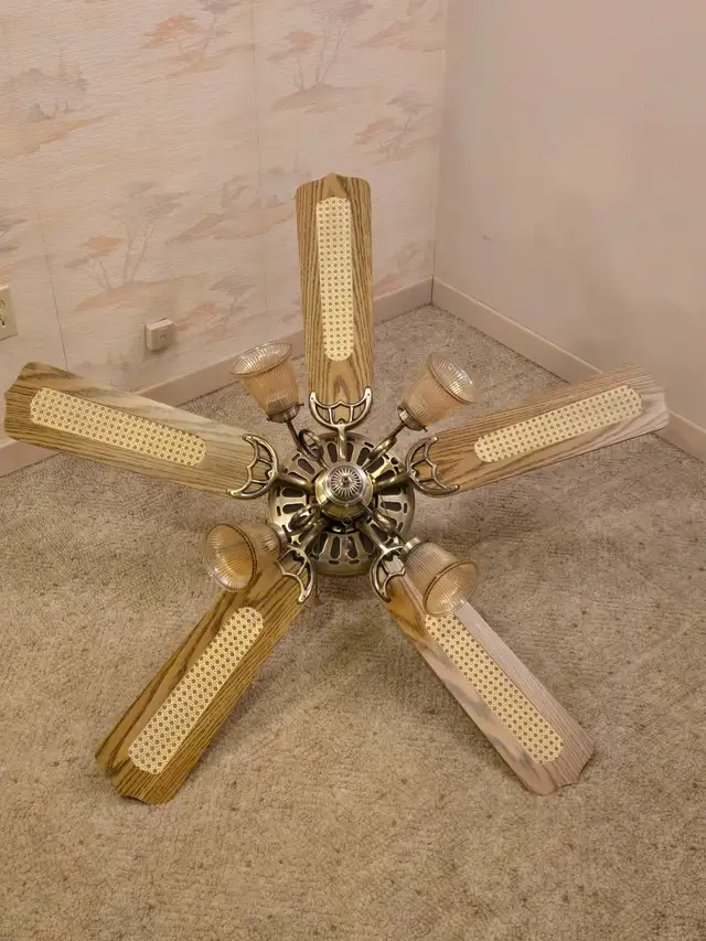 Ceiling fan with lights / Ventilateur de plafond avec lumières in Indoor Lighting & Fans in West Island - Image 4