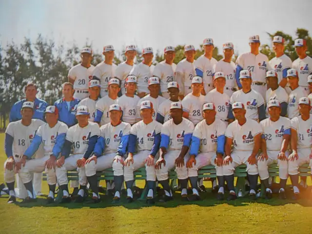 POSTER 12X19 MONTREAL-MATIN(GLACÉ) 1971 EXPOS DE MONTREAL(RARE) in Arts & Collectibles in Laval / North Shore - Image 3