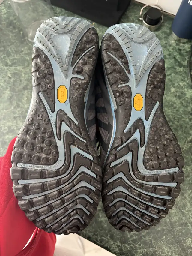 Merrell Siren Edge 3 Hiking Shoes - Women’s size 11 in Women's - Shoes in Ottawa - Image 3