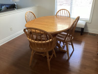 Dining Room Table & 4 Chairs with 2 Extensions. 