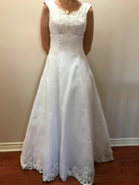 Wedding Dress, Used but in great condition, Size 12