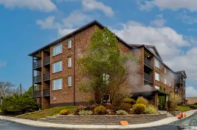 Welcome to Unit #403 – 64 Cumberland Drive, Cole Harbour Discover comfortable and convenient living...