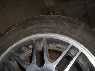 one Ford focus alloy wheel with tire on it 195/60 R 15 - one rim no tire on it 2011 Rim 15 4 x 108 m...