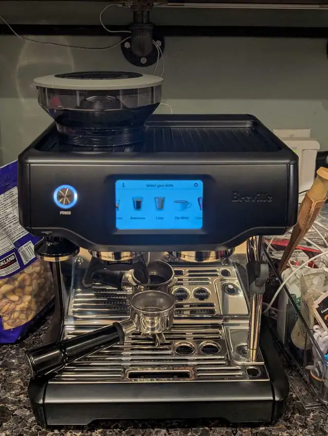 Almost new Breville Barista Touch Espresso machine black truffle in Coffee Makers in Mississauga / Peel Region - Image 3