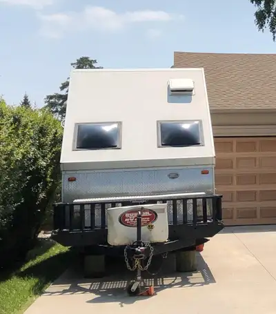 All standard features plus following: roof vent van, propane furnace, Tekonsha "Primus IQ" brake con...