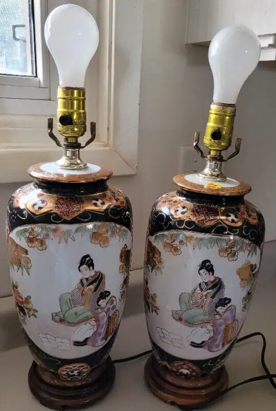 Vintage Japanese Porcelain Lamps with Geisha Girls in Arts & Collectibles in Oshawa / Durham Region - Image 4