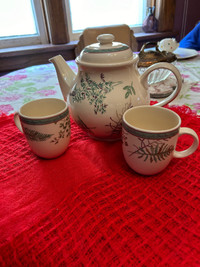 TEA for TWO- Teapot and 2 matching mugs 