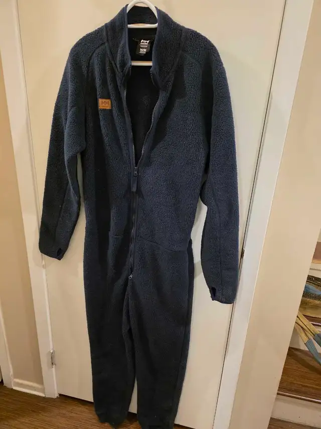 Helly Hansen Heritage Pile Midlayer One Piece Medium in Men's in Edmonton - Image 3