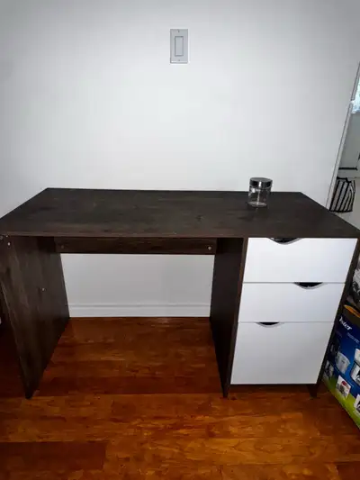 desk n chair, View more