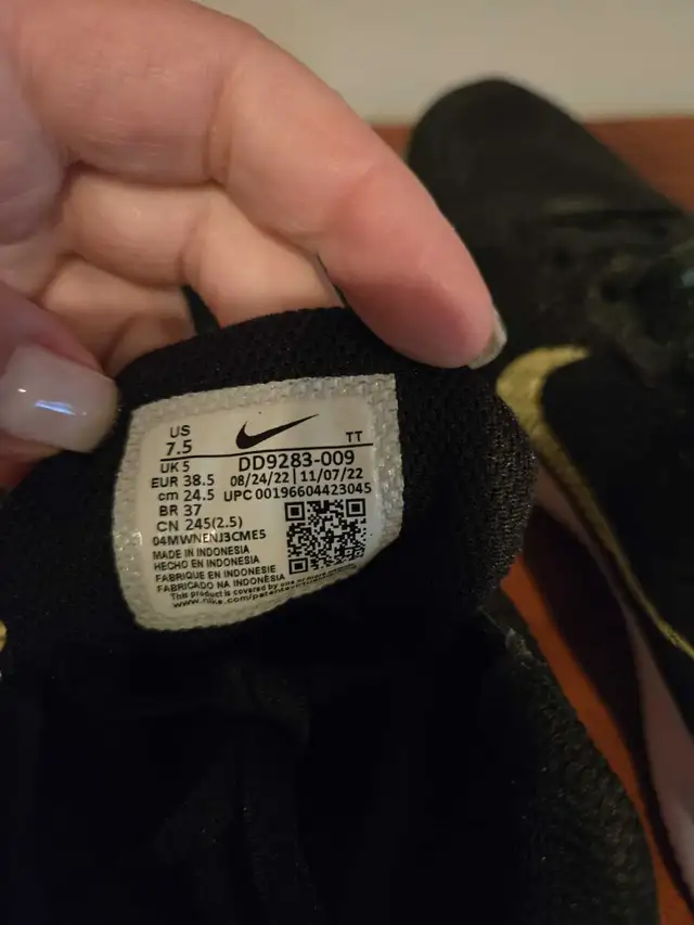 New ladies Nike runners in Women's - Shoes in Norfolk County - Image 6