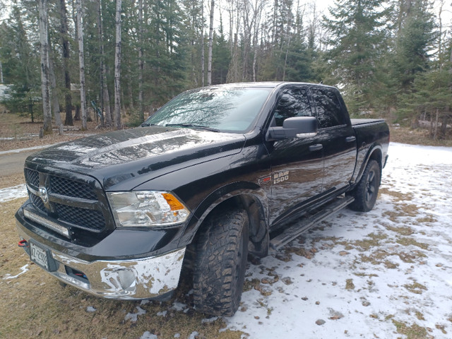 Ram 1500 ecodiesel Low kms  Crew Cab in Cars & Trucks in Thunder Bay - Image 4