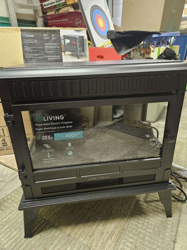 Freestanding Electric Fireplace Stove, 4600BUT in Fireplace & Firewood in West Island - Image 2