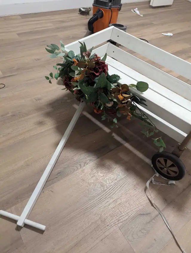 White wagon509456478928916480