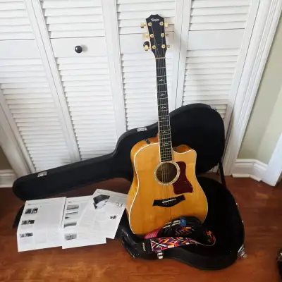 Taylor 610-CE 2005 - Natural finish, View more