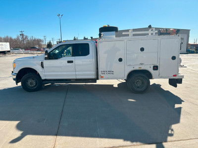 2017 F-350 XLT extended cab with service body and welder