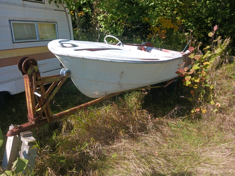 Antique fibreglass boat and trailer Powerboats & Motorboats