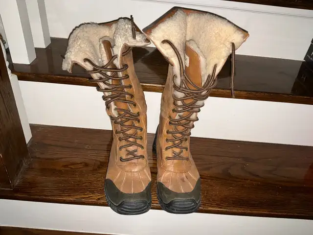 UGG Adirondack Tall Boots - size 8 in Women's - Shoes in Markham / York Region - Image 3