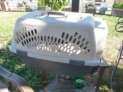 PETMATE   PET TAXI  CRATE, View more