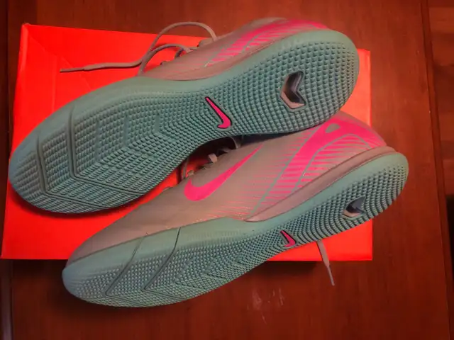 *DEAL* Nike ZM Superfly Academy 10 gris - Youth 9 in Soccer in Gatineau - Image 5
