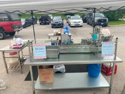 LilOrbits donut machine ss1200 model propane makes up to 100 dozen per hour