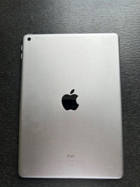  32 GB iPad 5 (5th generation) 